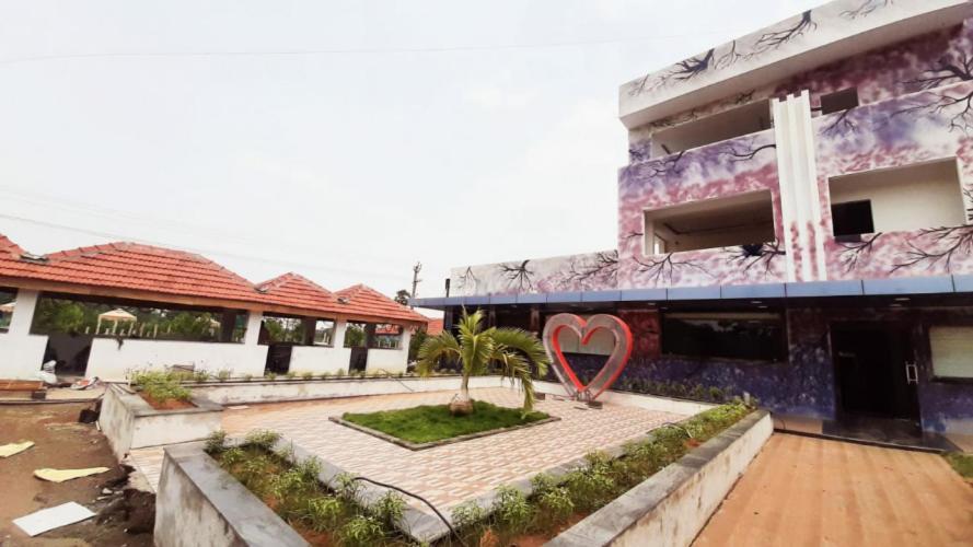 Siriki Resorts Srungavarapukota Exterior photo