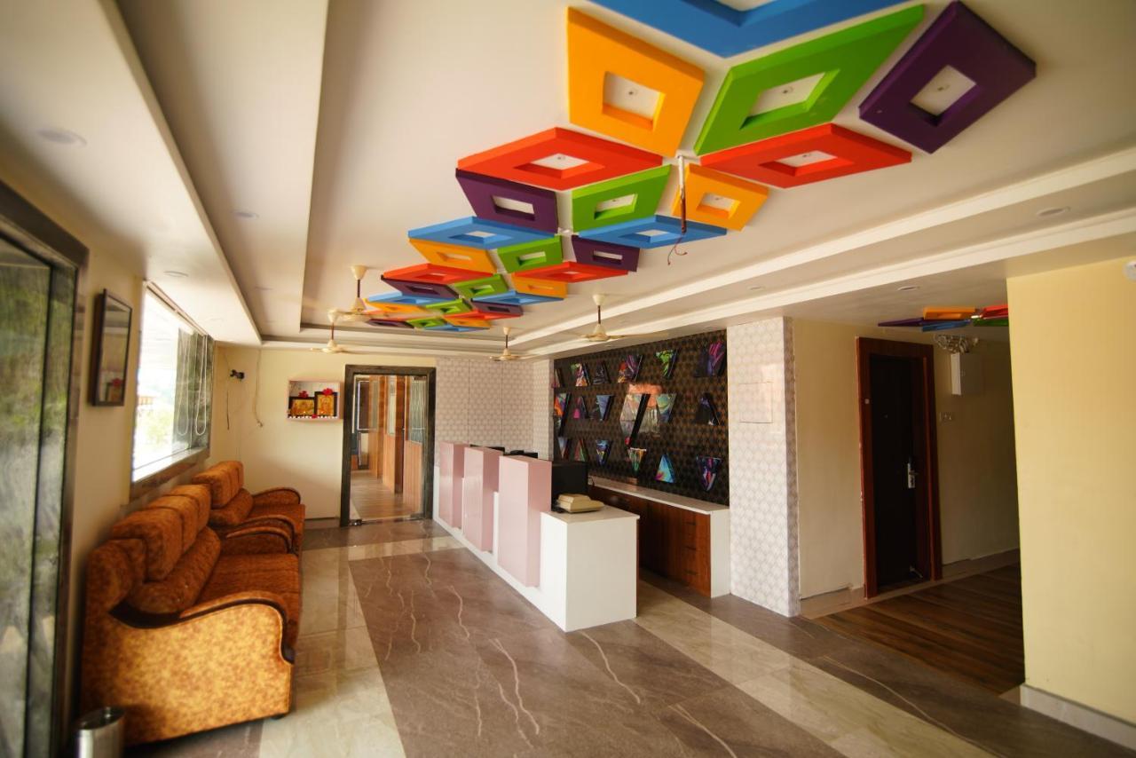 Siriki Resorts Srungavarapukota Exterior photo